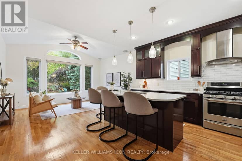 16 Hemlo Crescent — photo 13 of 40