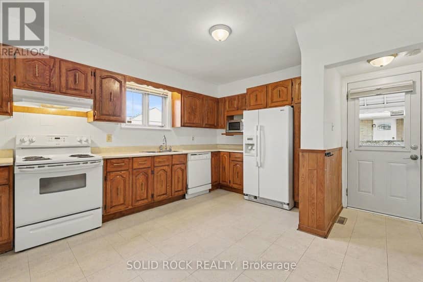 667 Alesther Street — photo 9 of 32