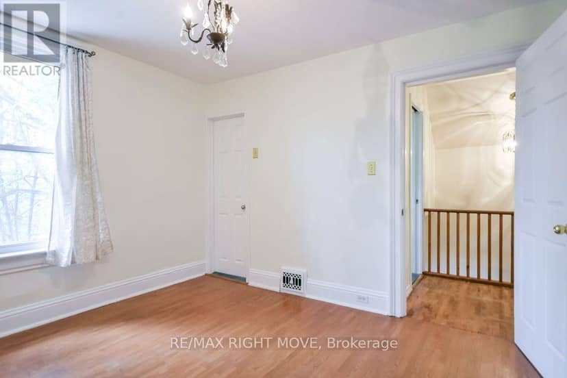 129 Coldwater Road W — photo 19 of 37