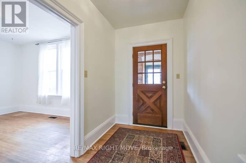 129 Coldwater Road W — photo 4 of 37