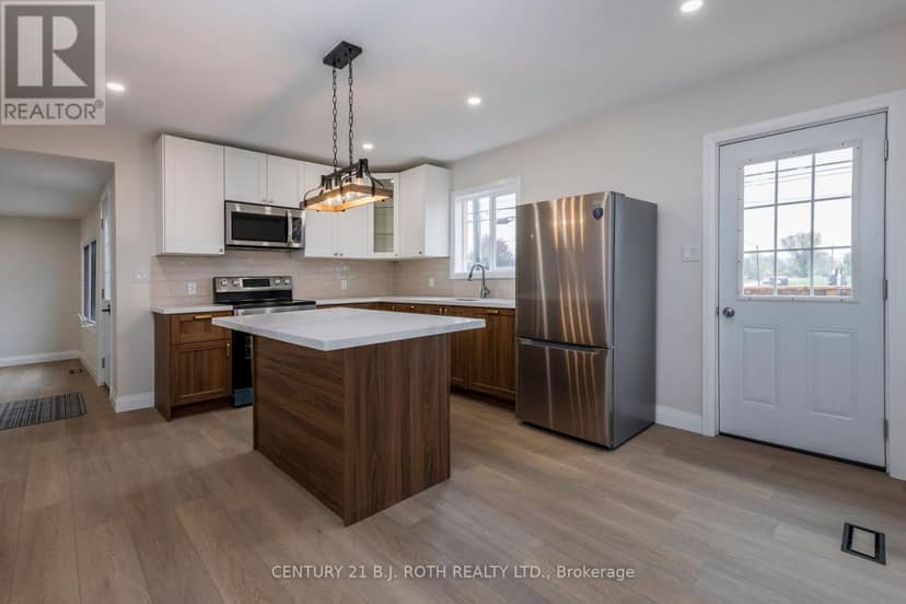 51 James Street E — photo 4 of 34