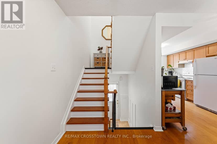 B1 - 440 Yonge Street — photo 13 of 27