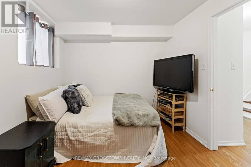 B1 - 440 Yonge Street — photo 20 of 27