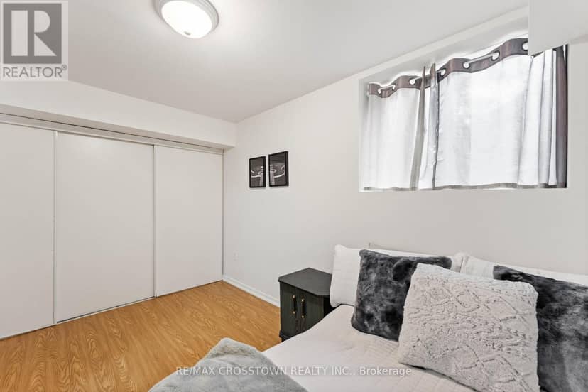 B1 - 440 Yonge Street — photo 21 of 27