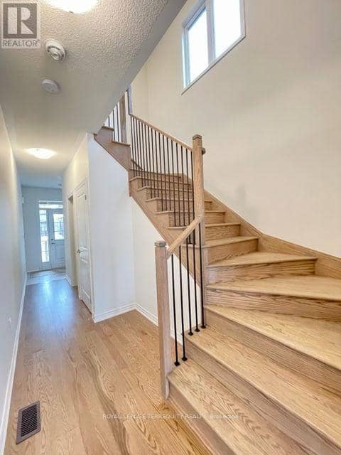 142 Shepherd Drive, Barrie, photo 6