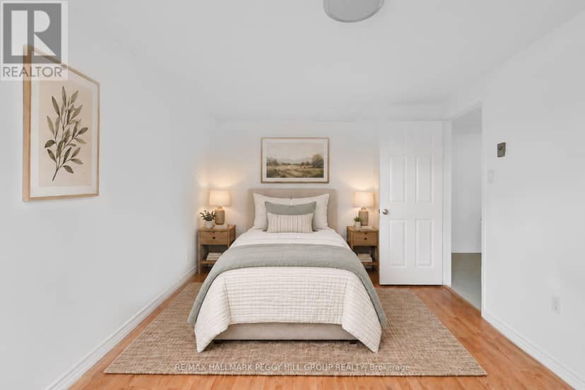 30 Golfdale Road — photo 10 of 17