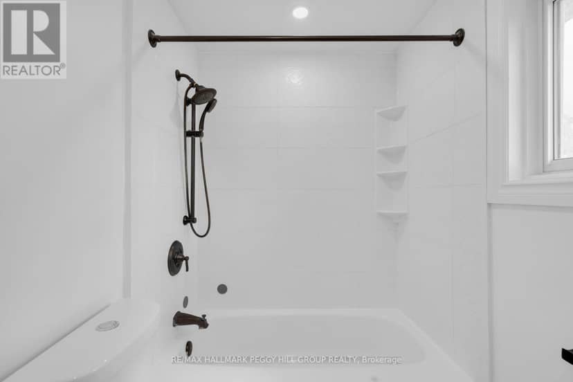 30 Golfdale Road, Barrie, photo 5