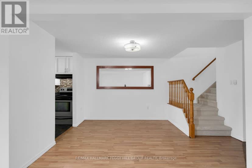 30 Golfdale Road, Barrie, photo 7