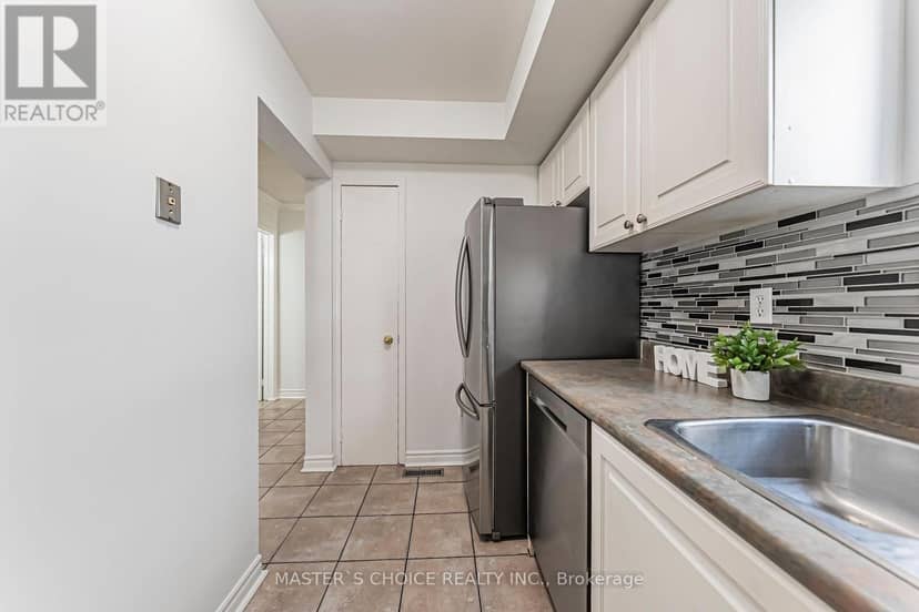 5557 Cortina Crescent — photo 11 of 40