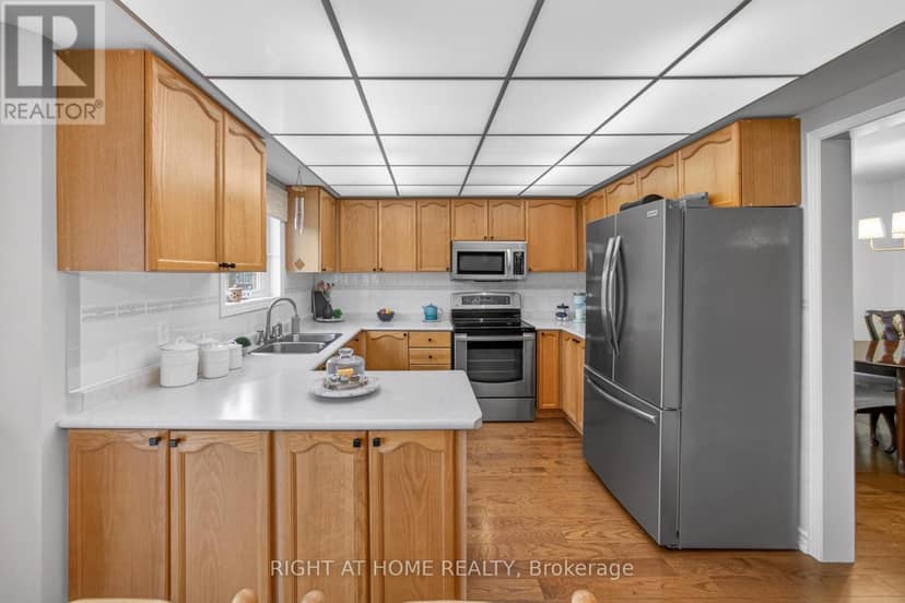 17 Eaton Street — photo 8 of 38