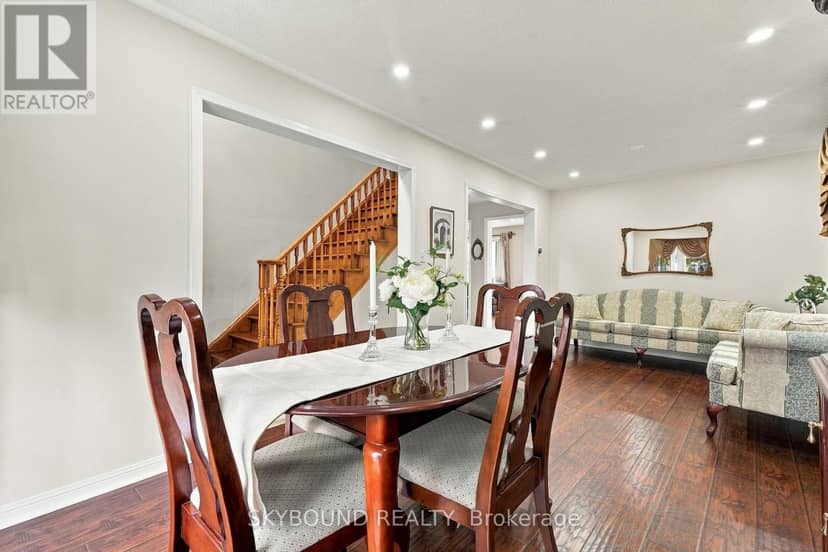 51 Thorpe Crescent — photo 10 of 40