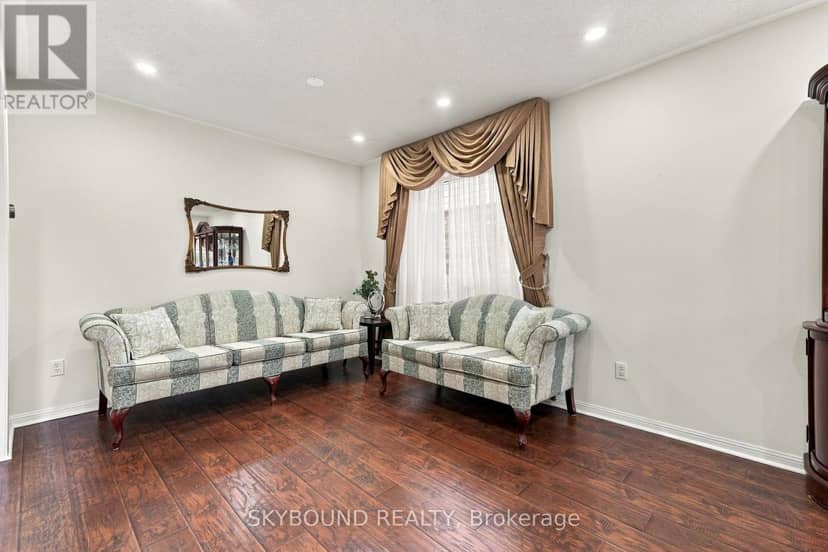 51 Thorpe Crescent — photo 7 of 40