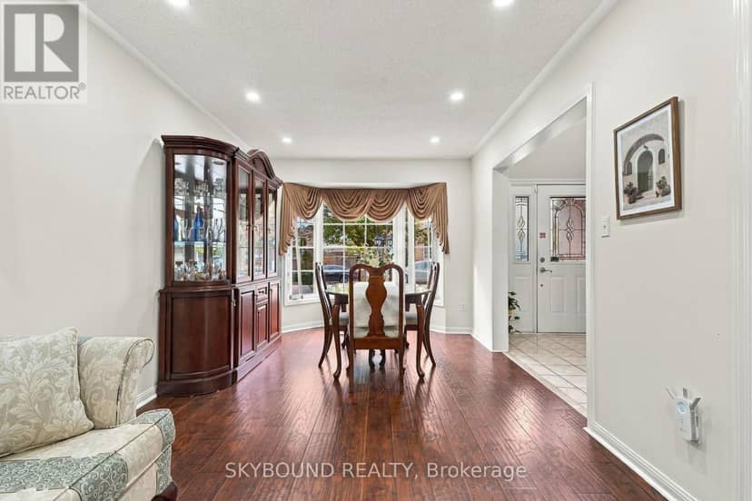 51 Thorpe Crescent — photo 8 of 40