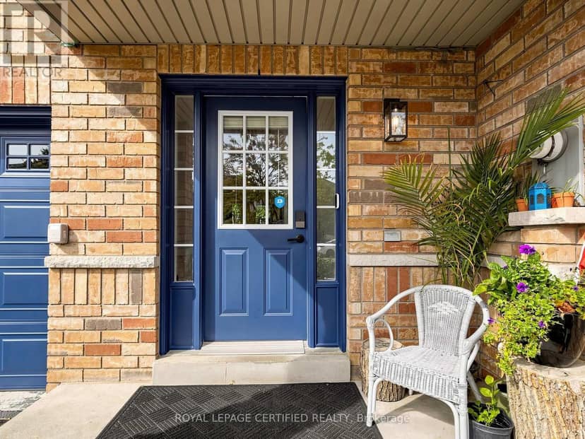 3947 Stardust Drive — photo 3 of 40