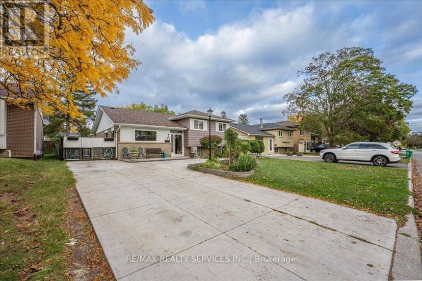 53 Windermere Court, Brampton, photo 2