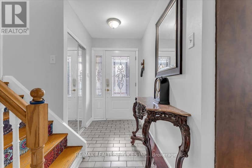 53 Windermere Court, Brampton, photo 7