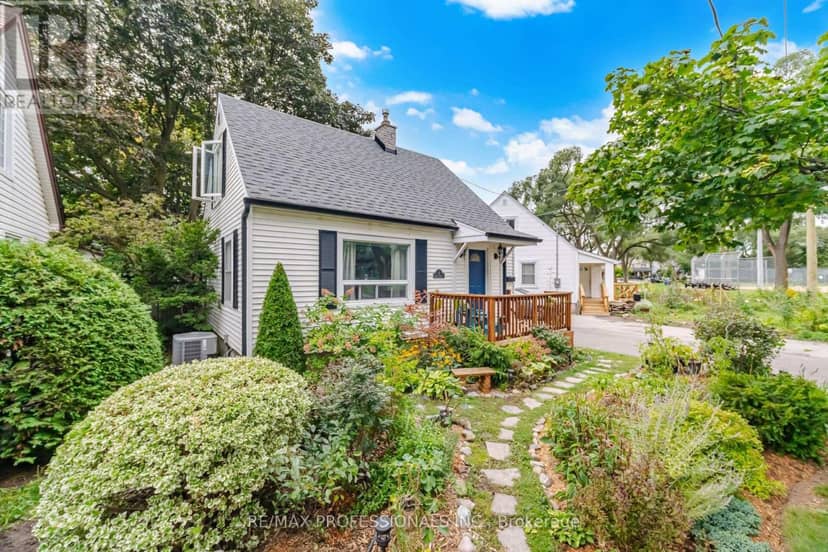 8 Smith Crescent, Toronto, photo 2