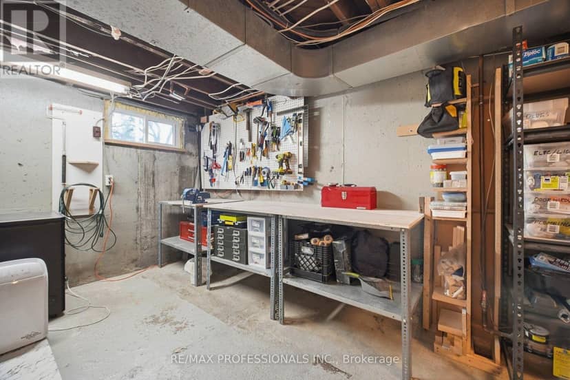 8 Smith Crescent — photo 28 of 38