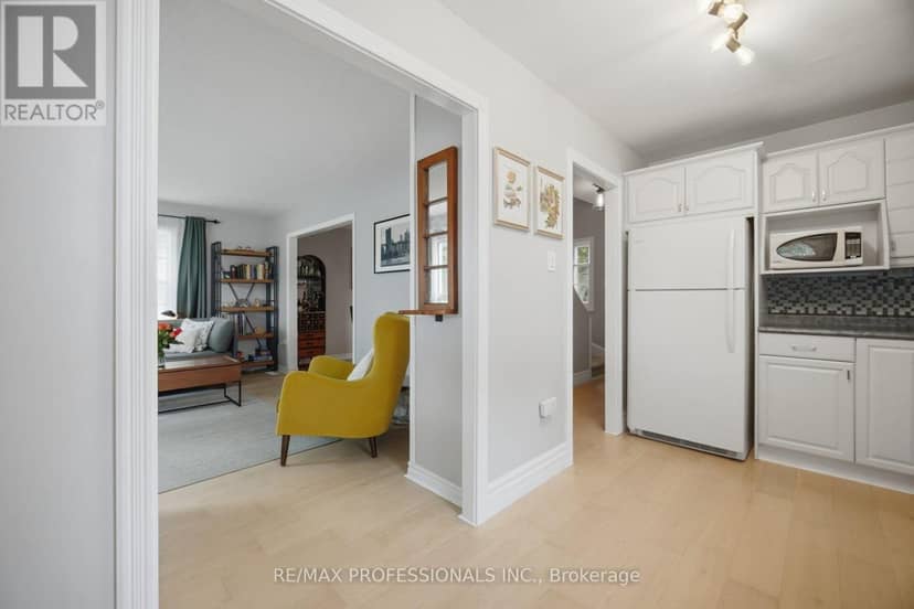 8 Smith Crescent — photo 9 of 38