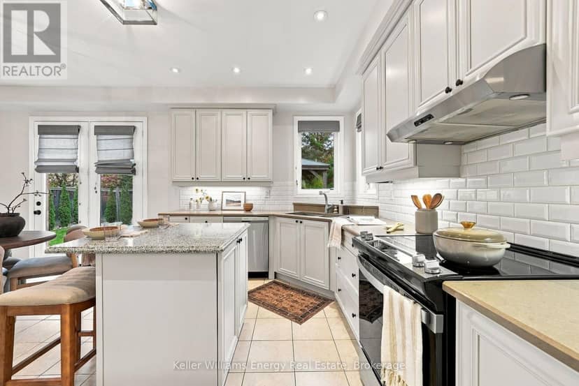 229 Montgomery Avenue, Whitby, photo 4