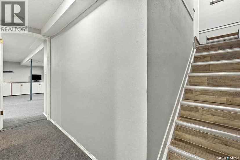98 Magee CRESCENT — photo 21 of 40