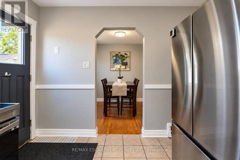 75 Barons Avenue — photo 18 of 40