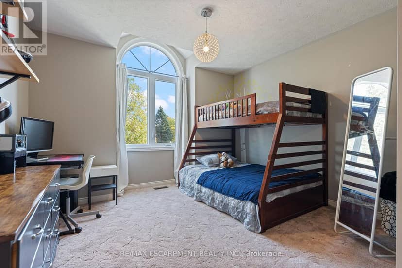 29 Leslie Avenue — photo 20 of 40