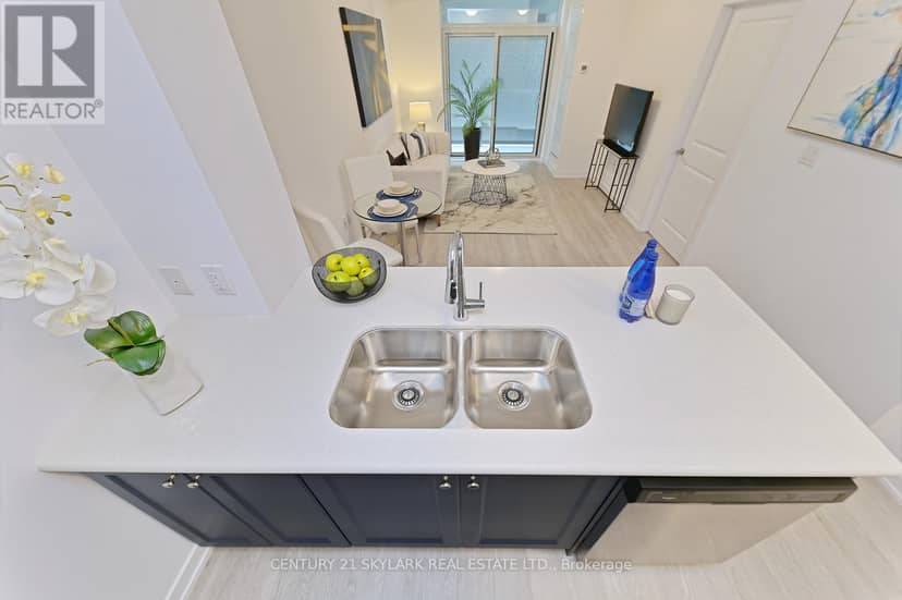 401 - 460 Dundas Street E — photo 13 of 37