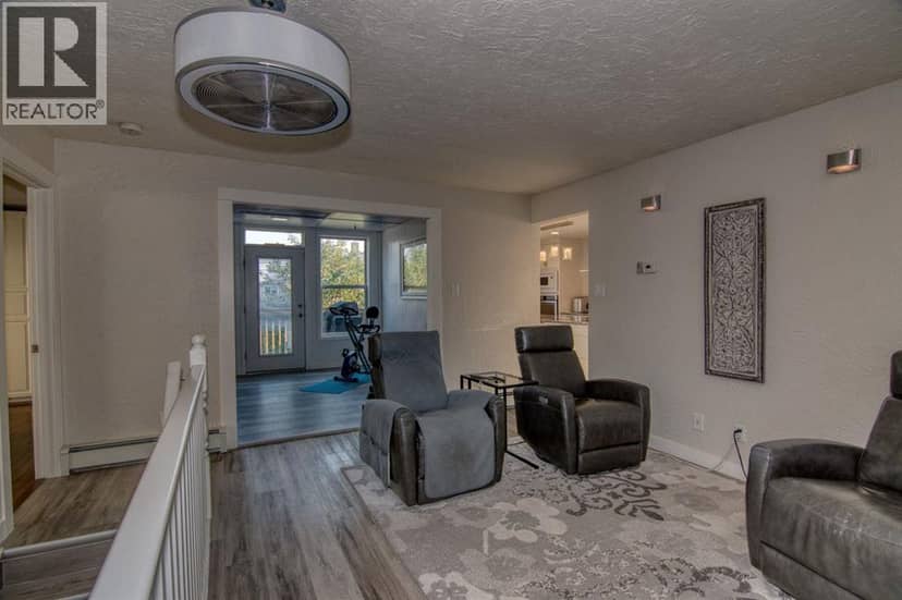 3733 21 Avenue S — photo 18 of 40