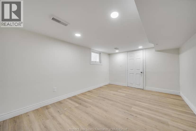 1408 Dougall Avenue — photo 31 of 40