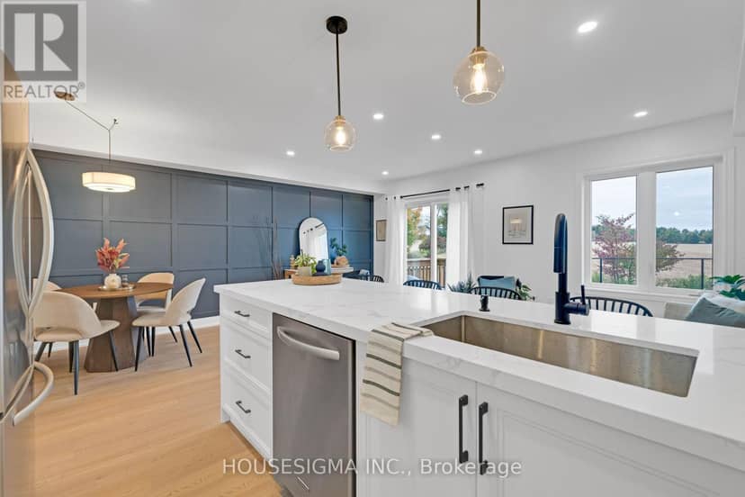 825 Cook Crescent — photo 9 of 40