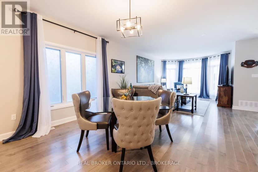 2415 Watson Crescent — photo 14 of 40