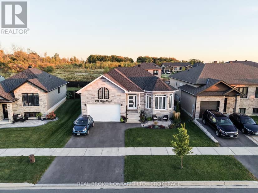 2415 Watson Crescent, Cornwall, photo 3