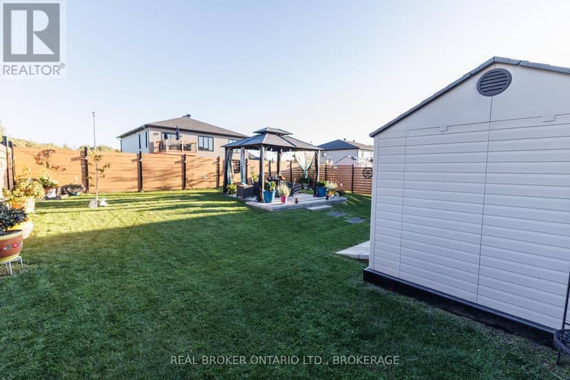 2415 Watson Crescent — photo 40 of 40