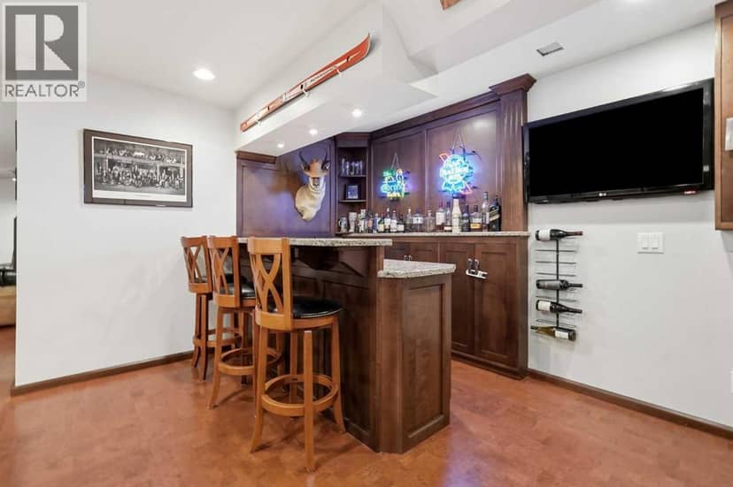 611 25 Avenue NE — photo 32 of 40
