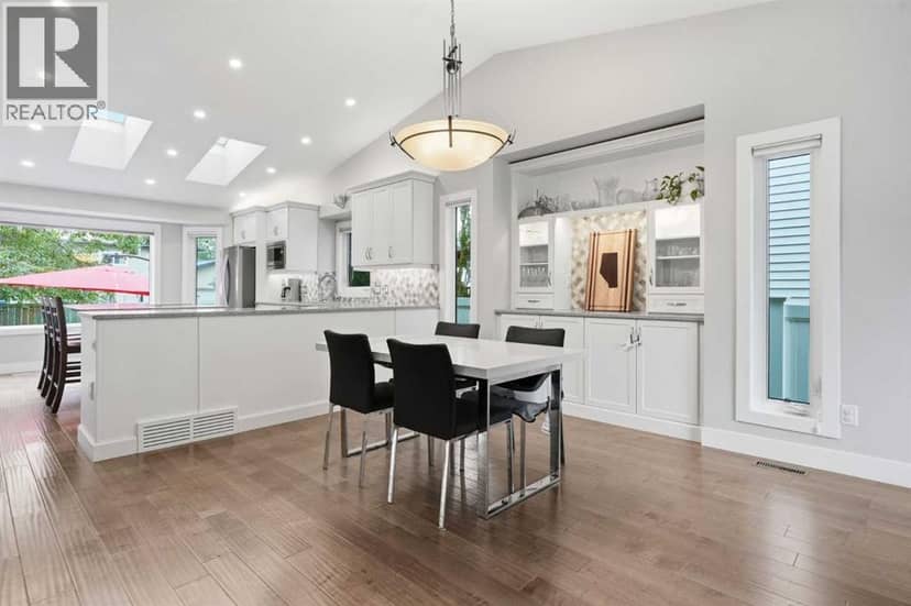 611 25 Avenue NE — photo 16 of 40