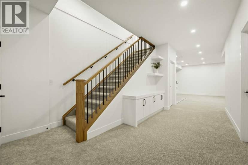 645 36 Street SW — photo 38 of 40