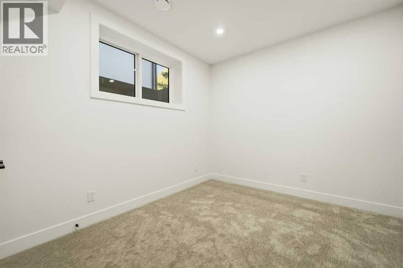 645 36 Street SW — photo 39 of 40
