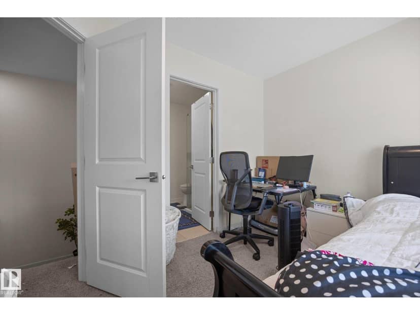 8009 120 AV NW — photo 15 of 23