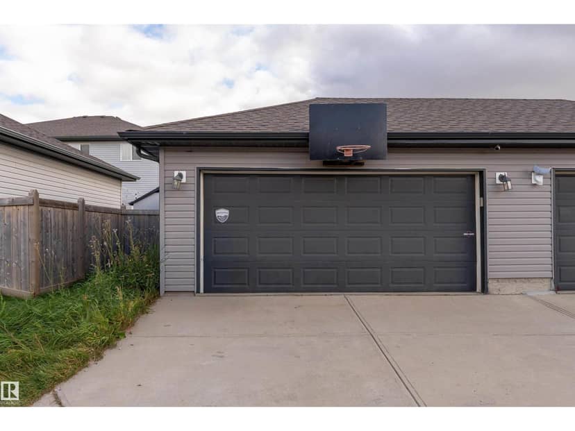 556 Secord Bv NW — photo 33 of 33