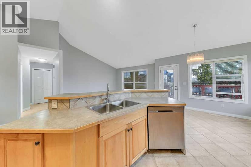 43 Lindman Close — photo 11 of 40