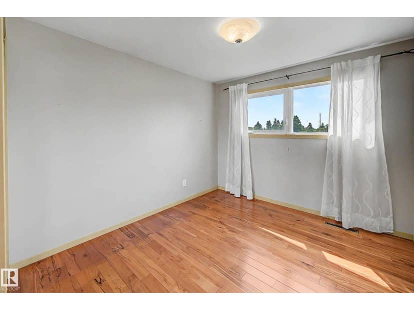 9516 129A AV NW — photo 23 of 40