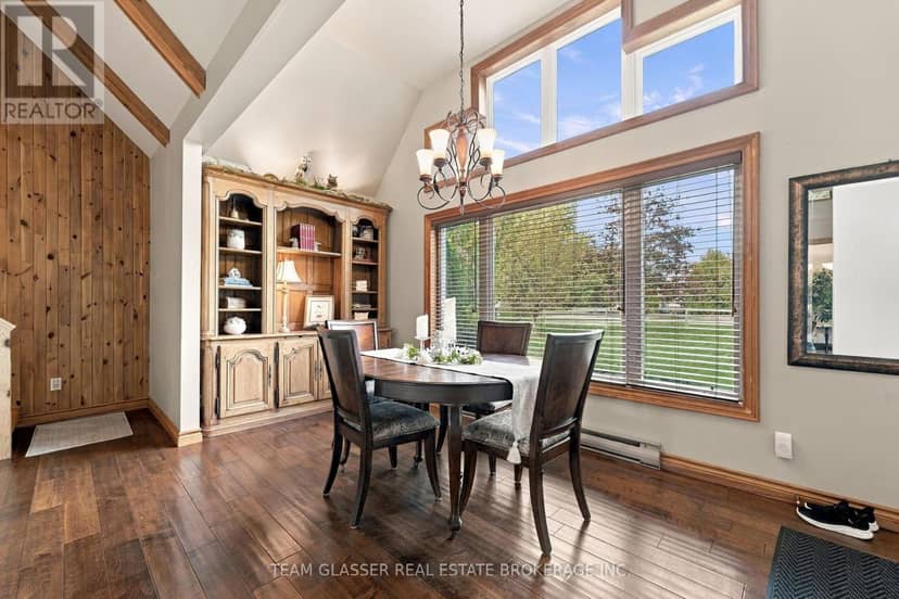 8421 Defore Drive, Lambton Shores, photo 8
