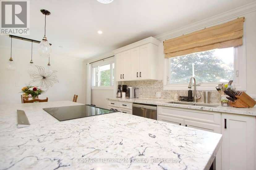 276 Park Road N — photo 11 of 37