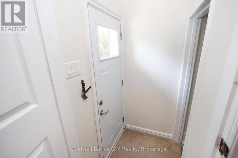 276 Park Road N — photo 20 of 37