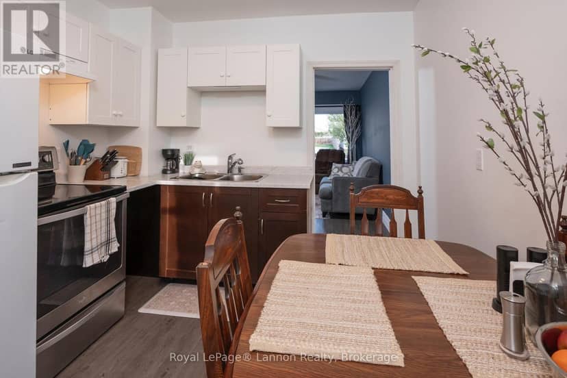 1105 Brown Street — photo 12 of 19
