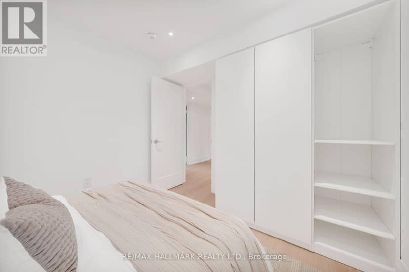 1075 Greenwood Avenue — photo 36 of 40