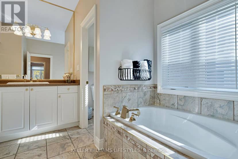 11 - 578 McGarrell Place — photo 15 of 27