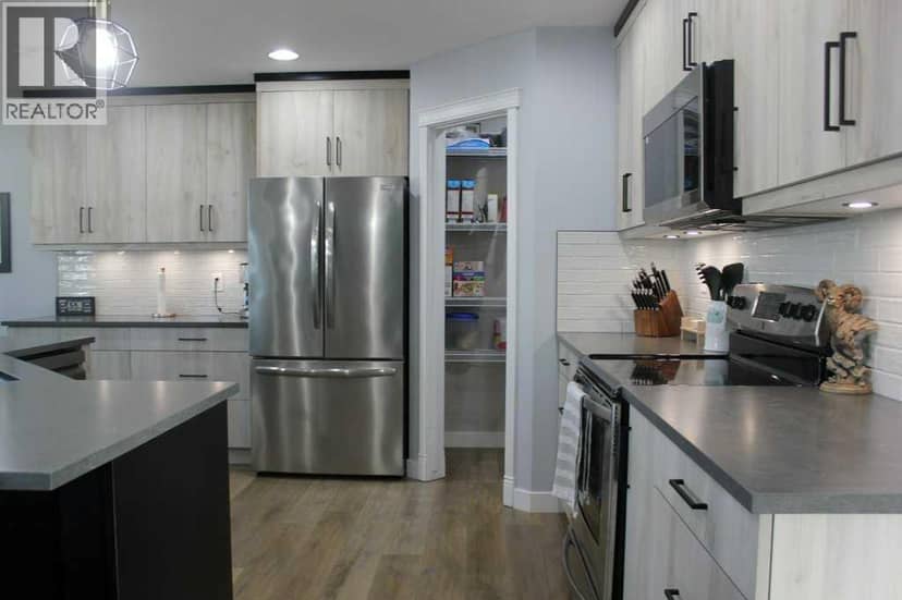 938 Manor Place SE — photo 10 of 37