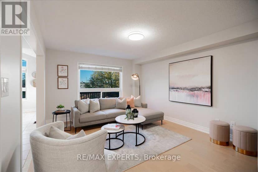 147 Armstrong Crescent — photo 12 of 40